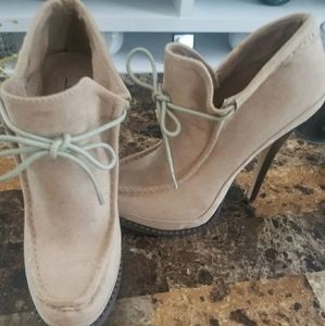 NWOT Never Been Worn Stylish Heels